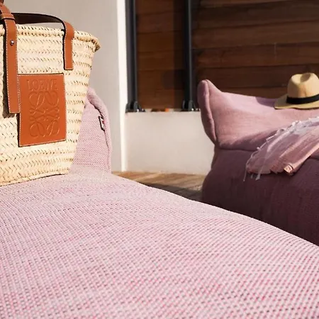 Lägenhetshotell Le Lonca 3*