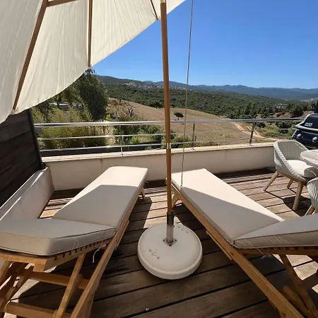 Lägenhetshotell Le Lonca 3*